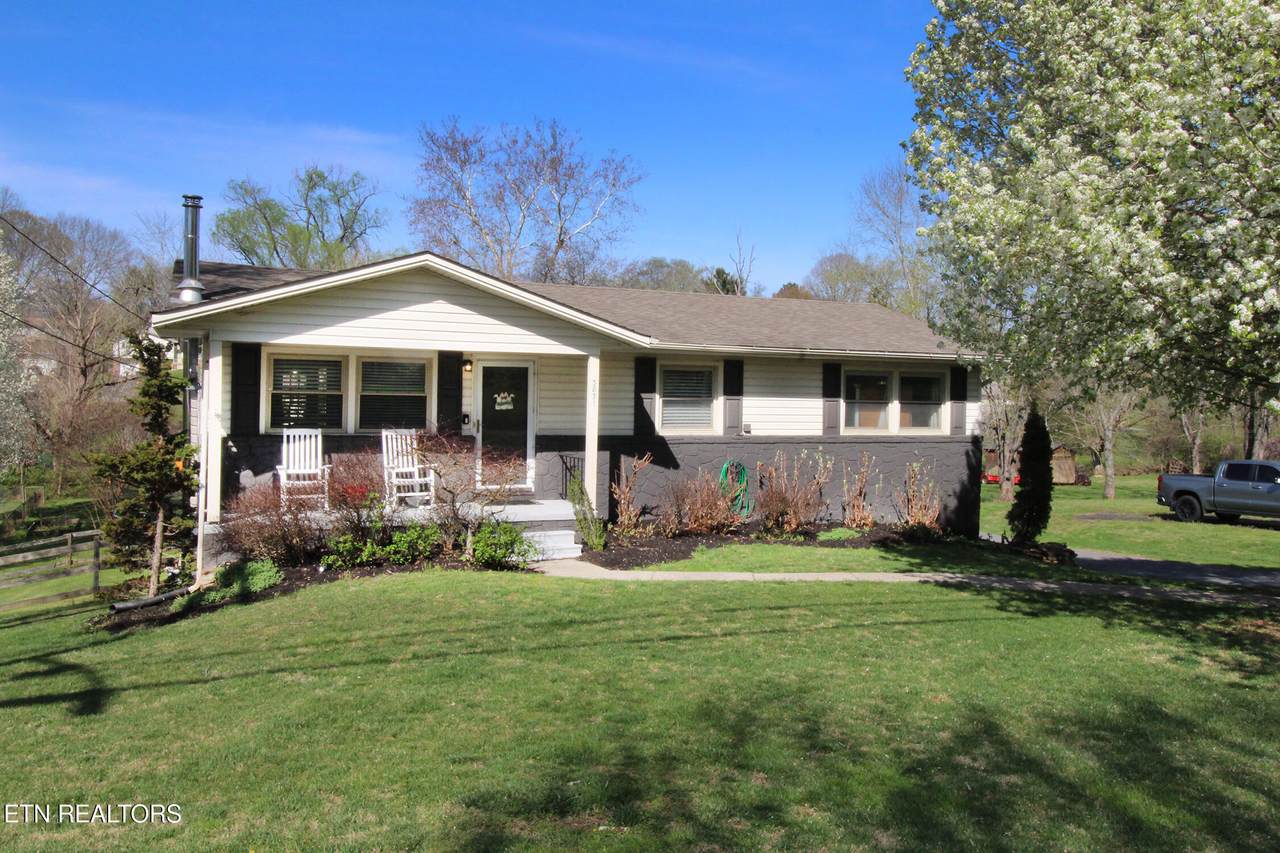 3831 Sullivan Rd - Photo 1