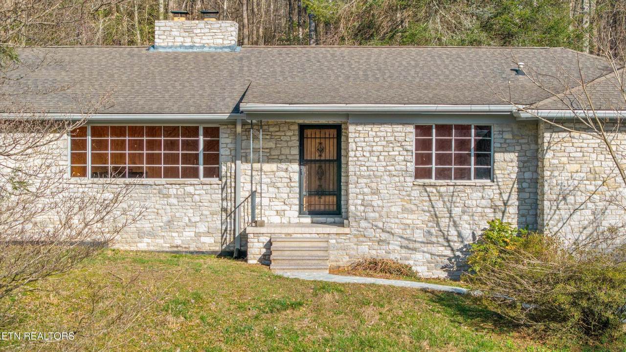 683 Webster Rd - Photo 1