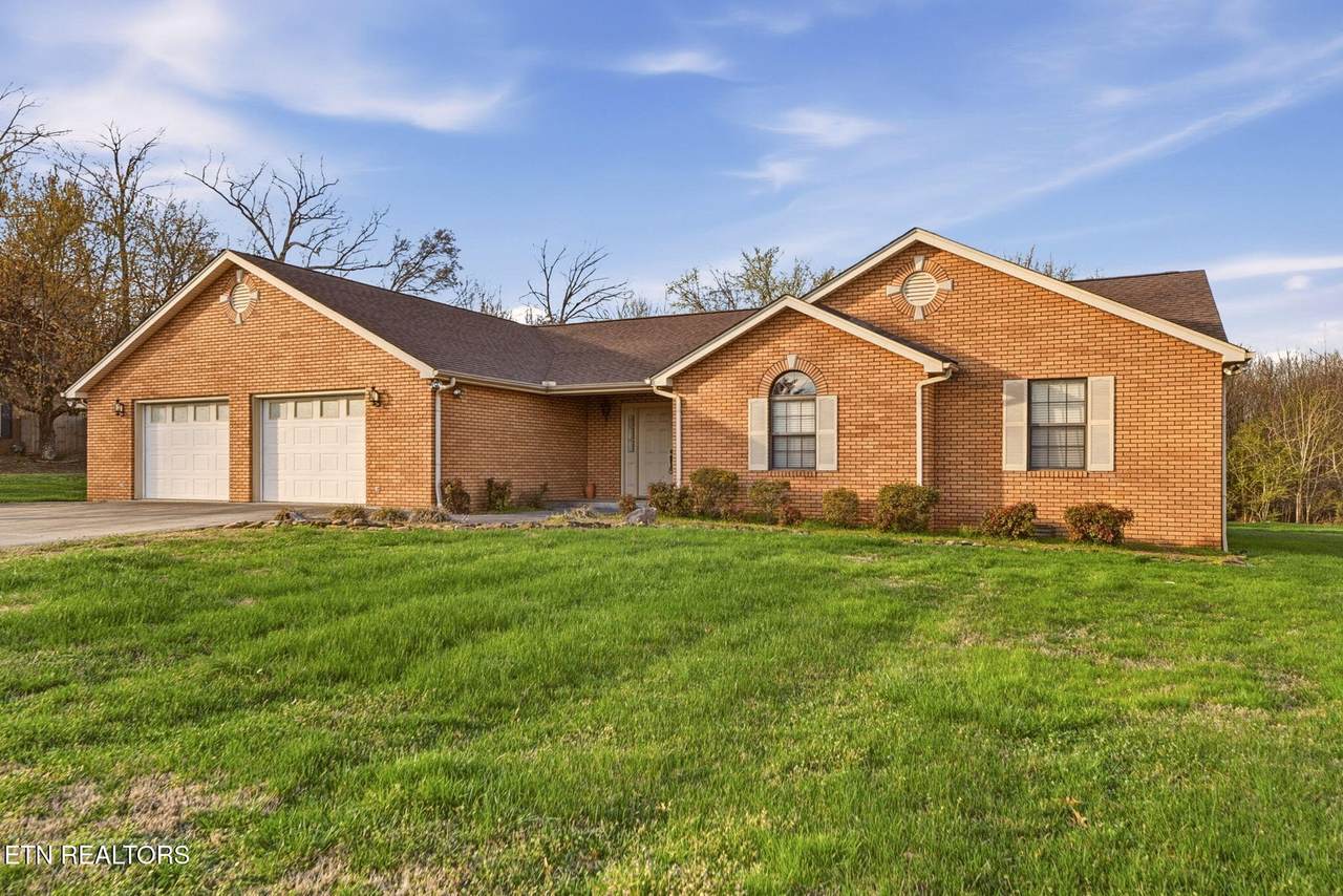 5905 Clearbrook Drive - Photo 1
