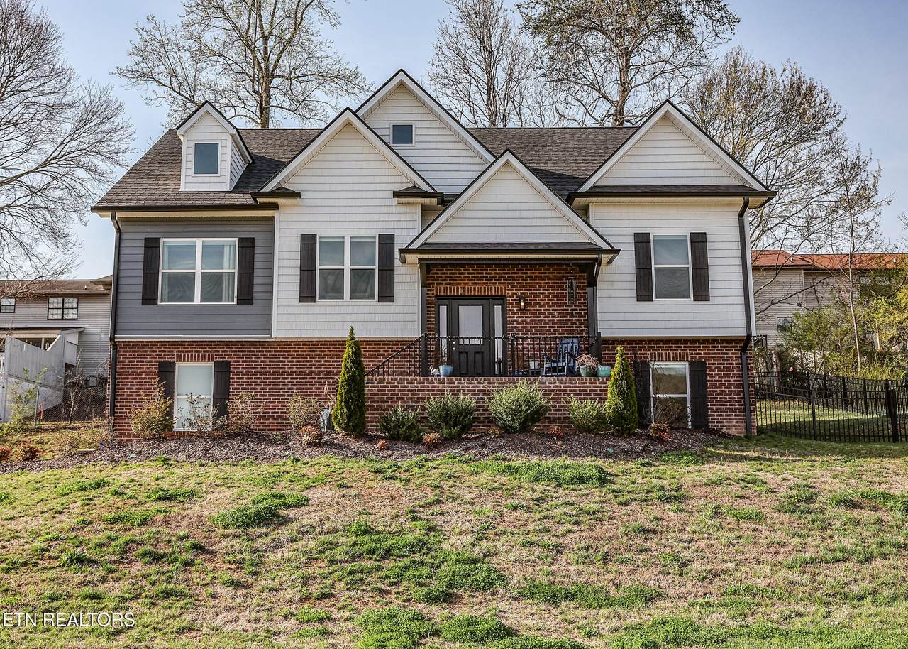 117 Crossroads Blvd - Photo 1