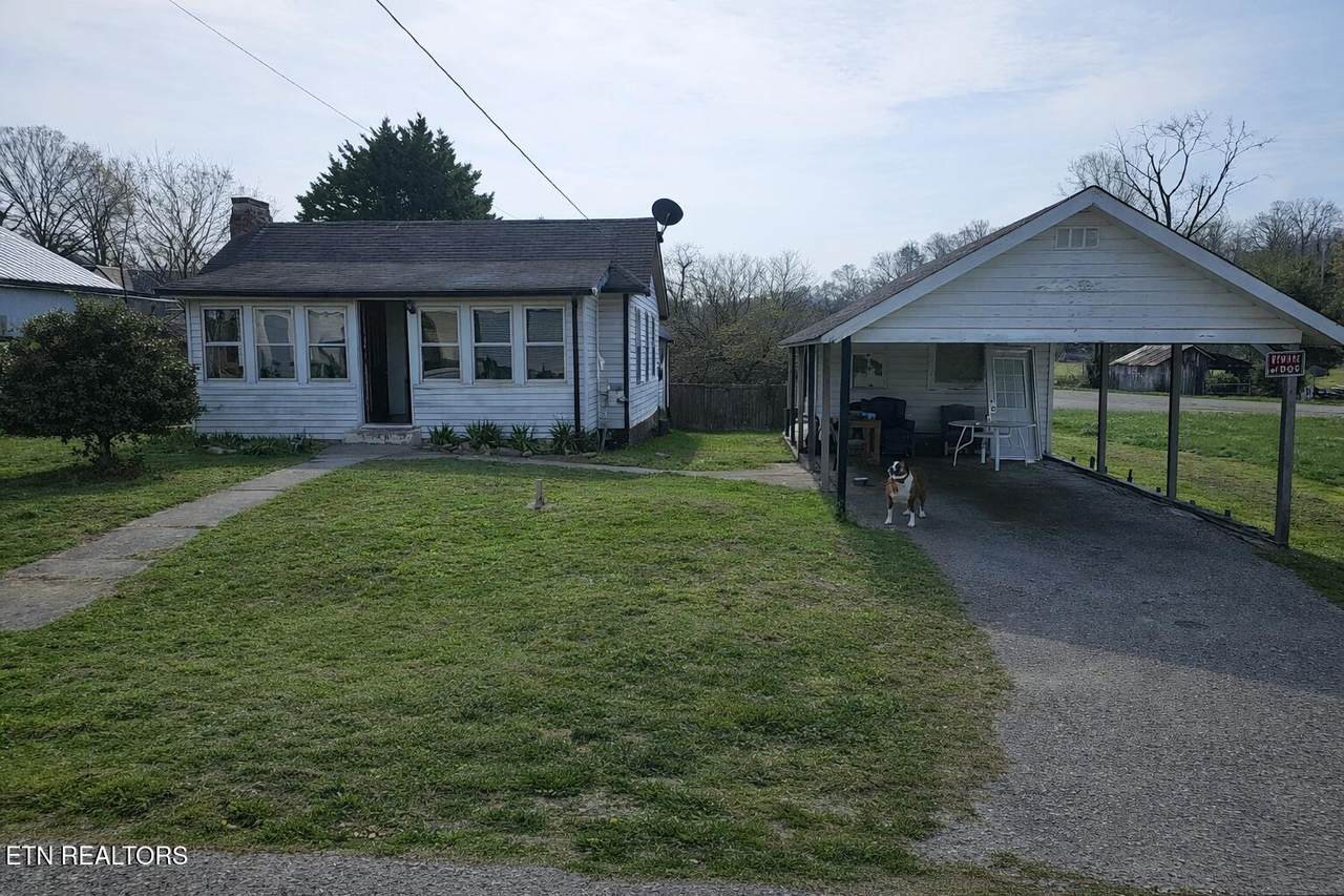 204 Elm St - Photo 1