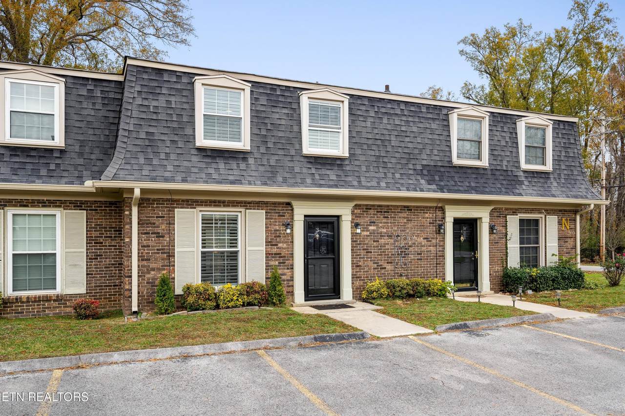 1010 Country Club Rd - Photo 1
