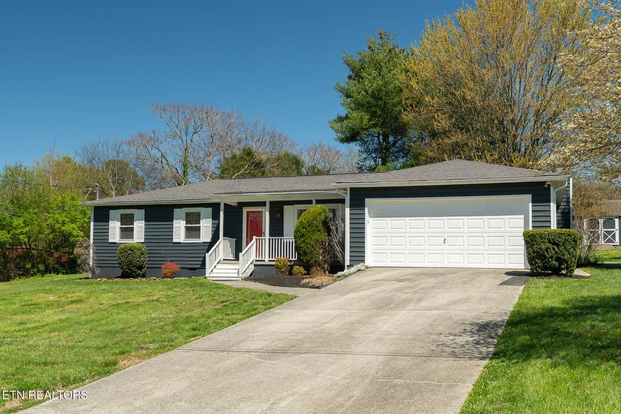 520 Harrow Rd - Photo 1