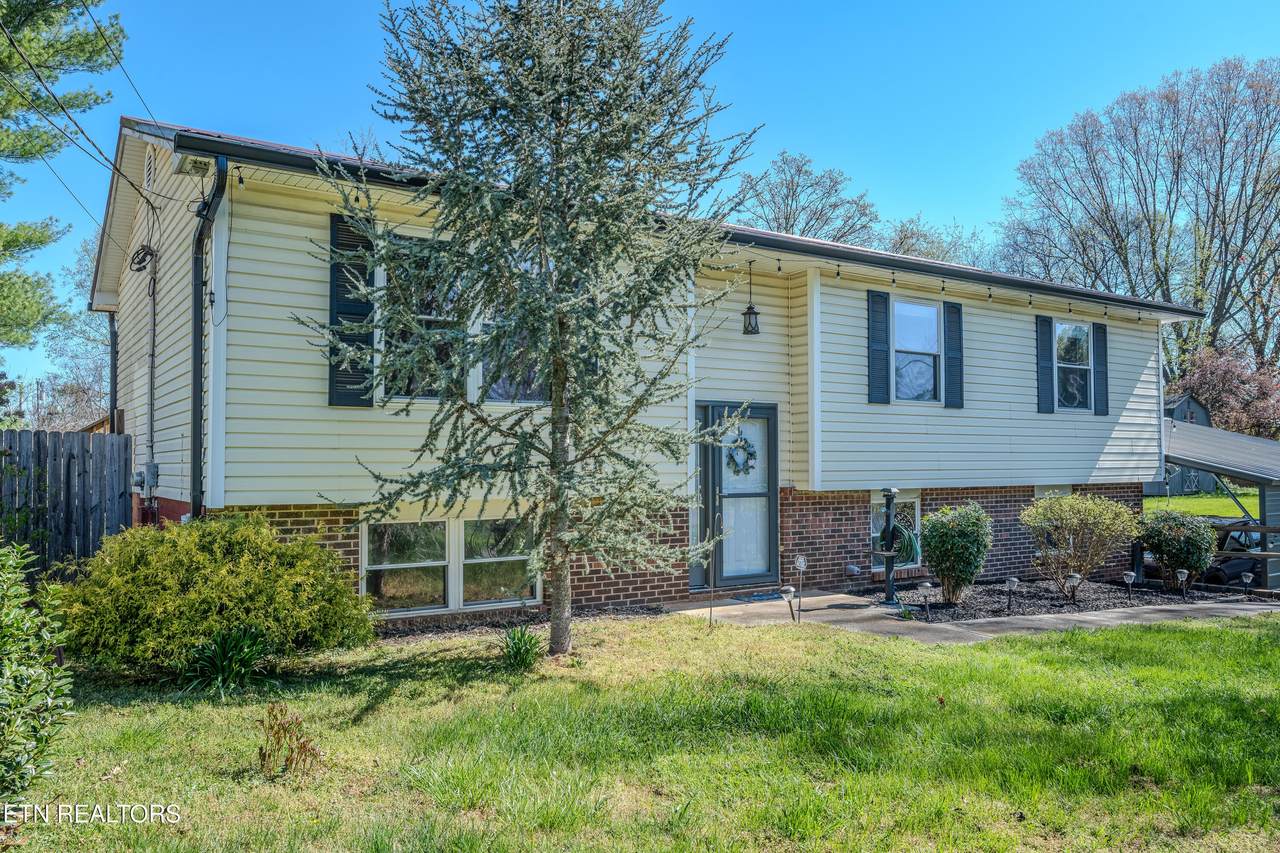 212 Virginia Drive - Photo 1