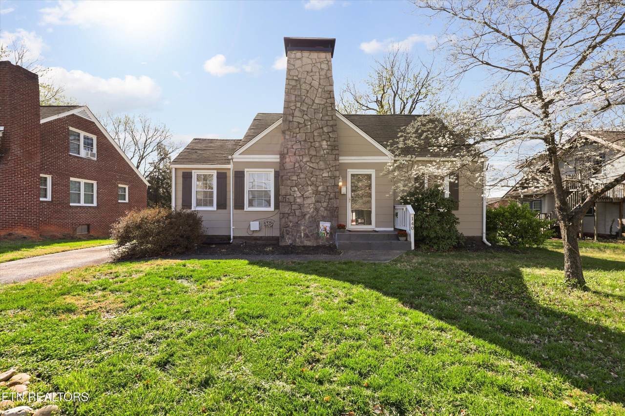 140 Hillcrest Drive - Photo 1