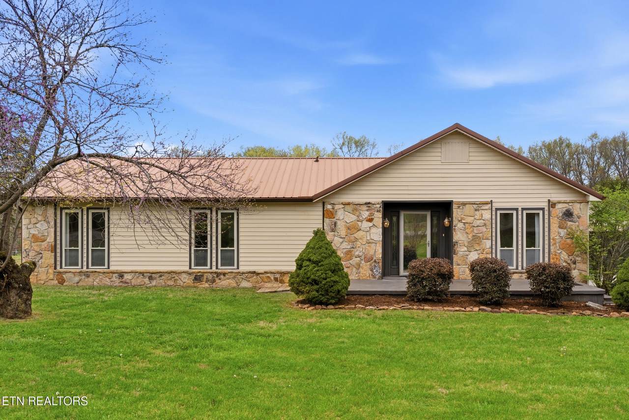 157 Johnson Drive - Photo 1