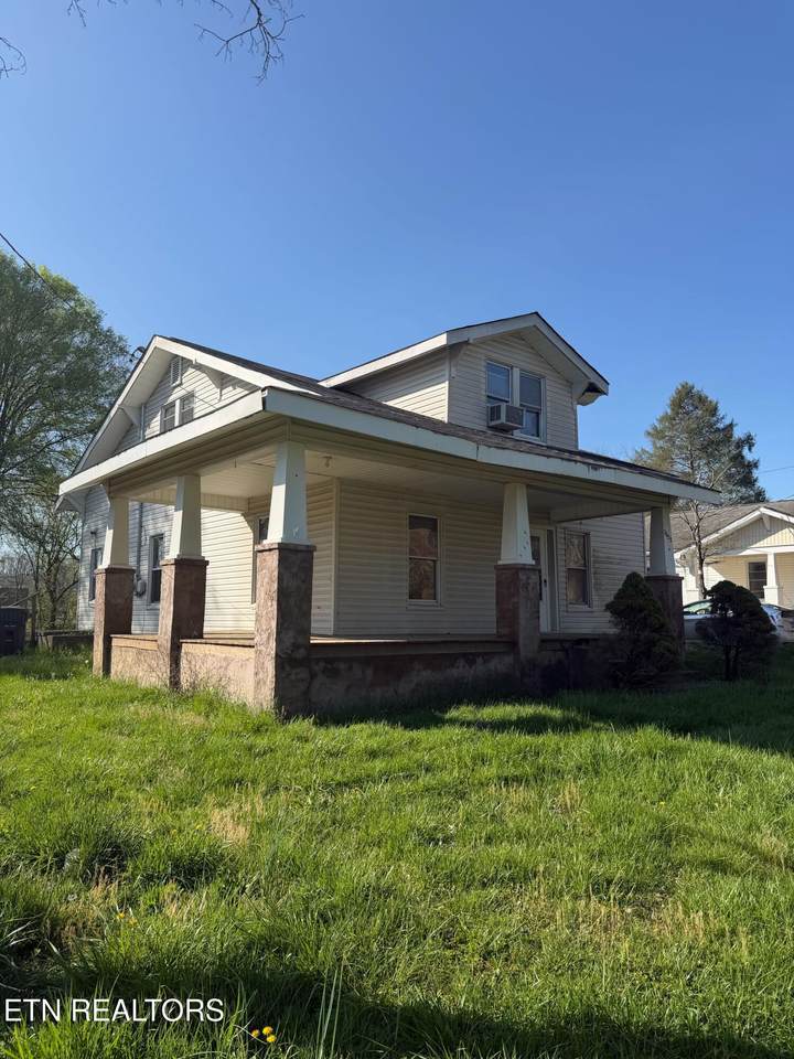 2622 Woodrow Drive - Photo 1