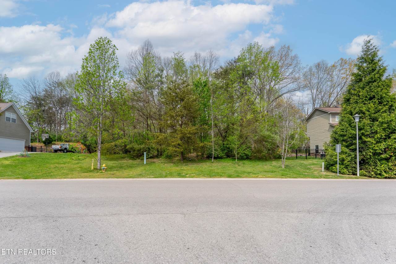 127 Crossroads Blvd - Photo 1