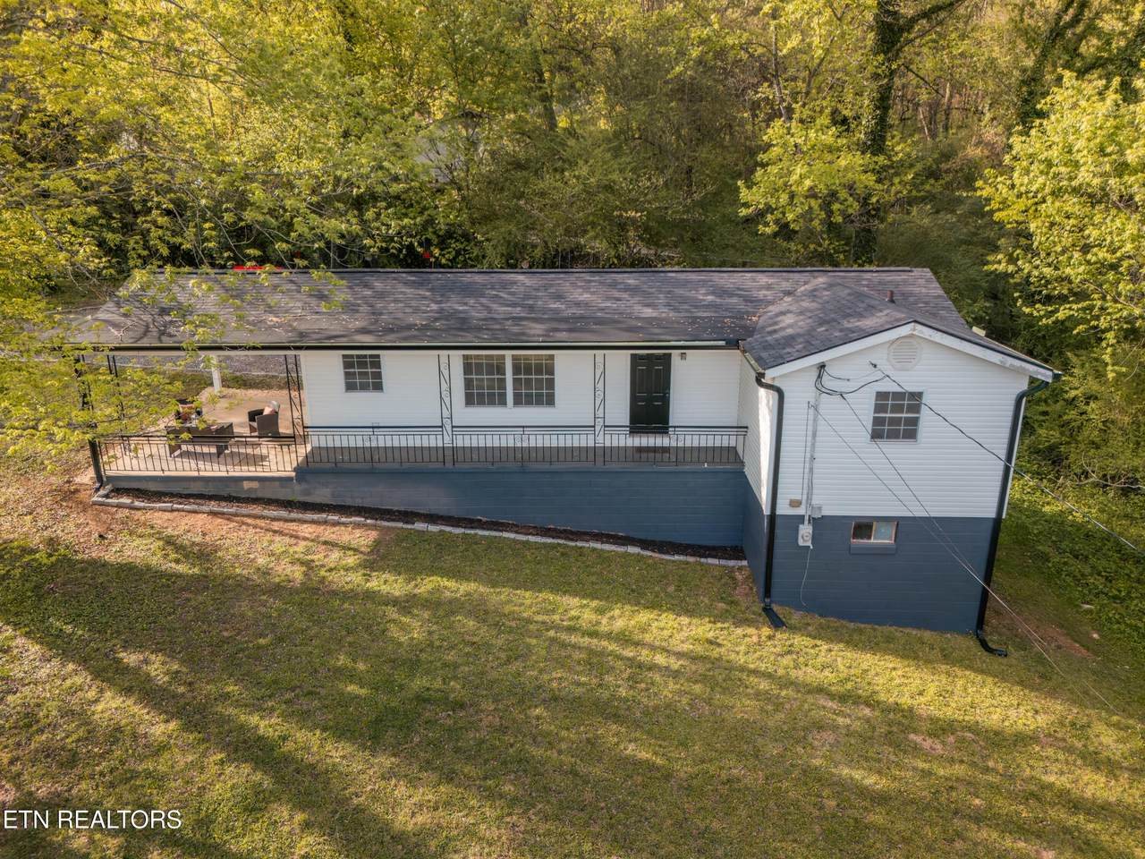501 Hollingsworth Lane - Photo 1