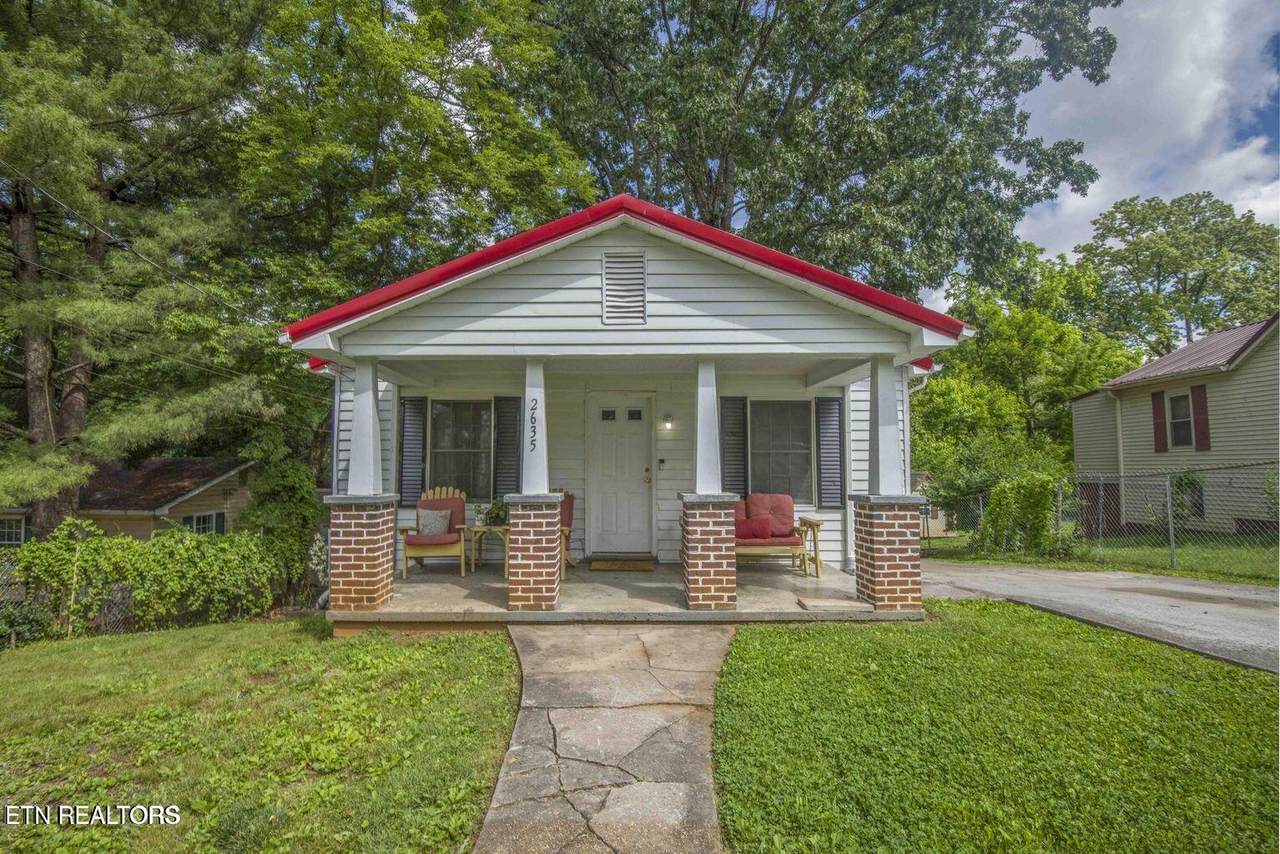 2635 Gaston Ave - Photo 1