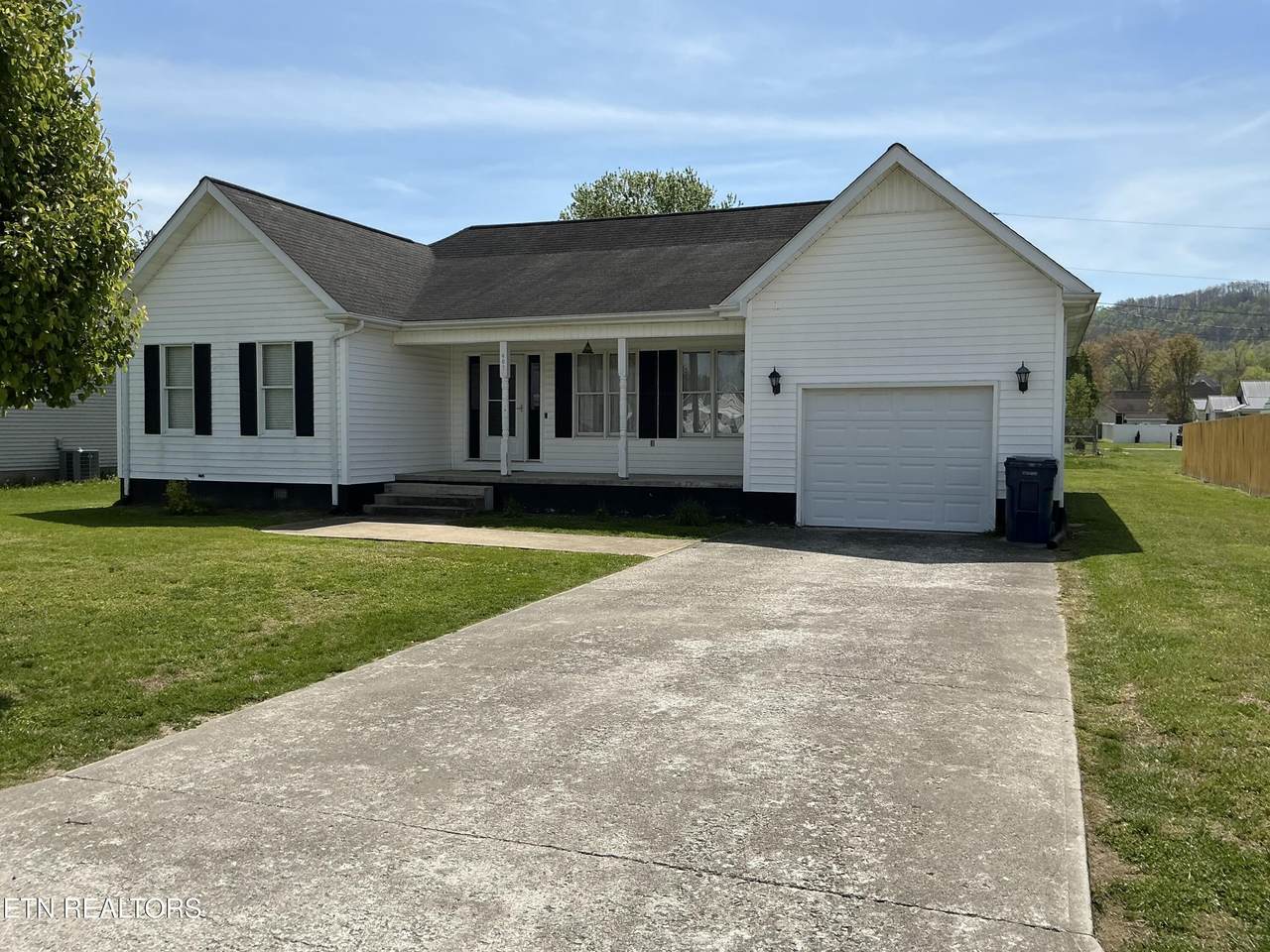907 Doncaster Ave - Photo 1