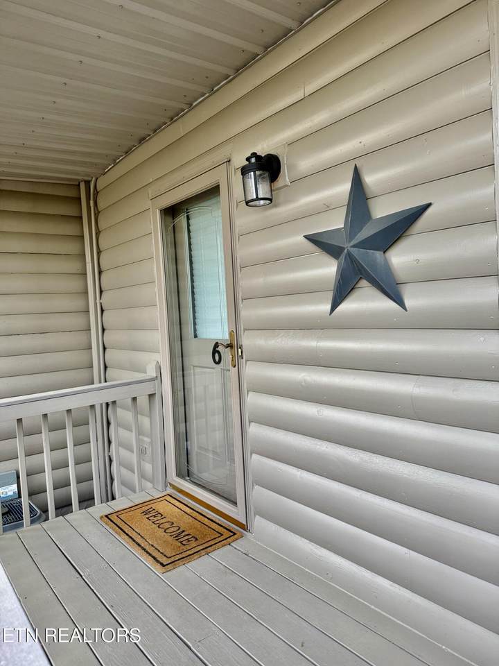 470 Deerfield Rd - Photo 1