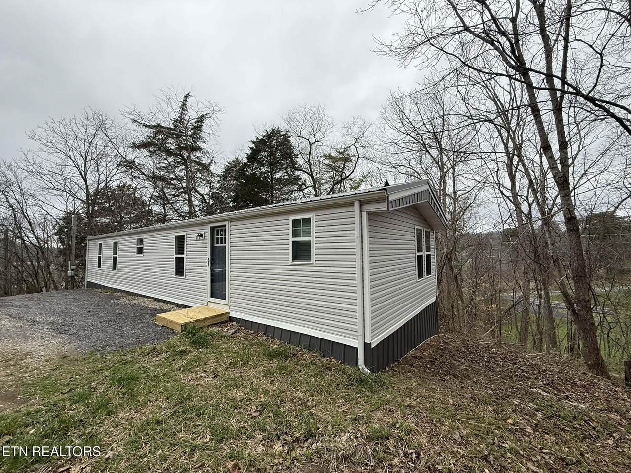 190 Warwick Lane - Photo 1