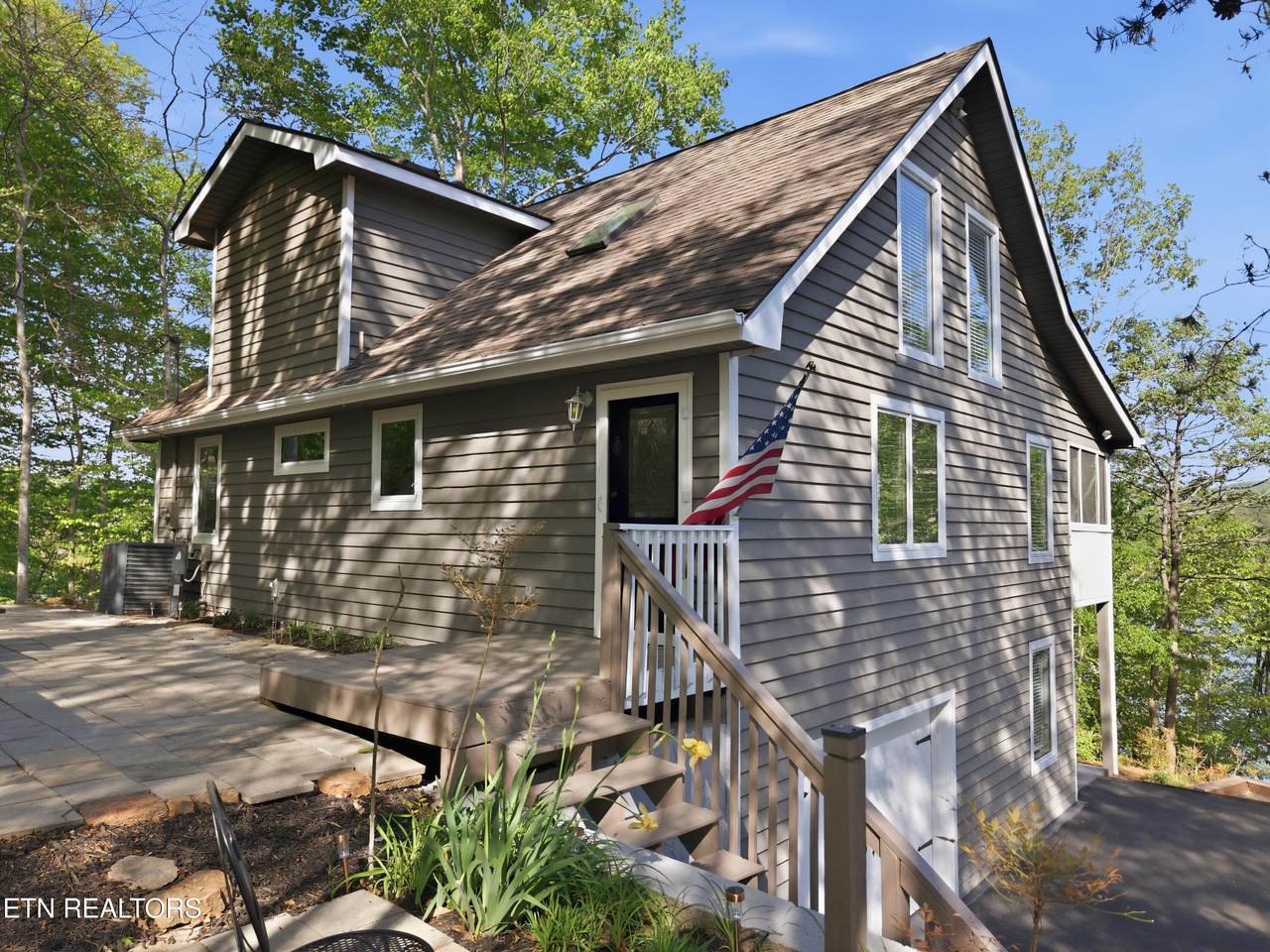 183 Ridgeview Circle - Photo 1