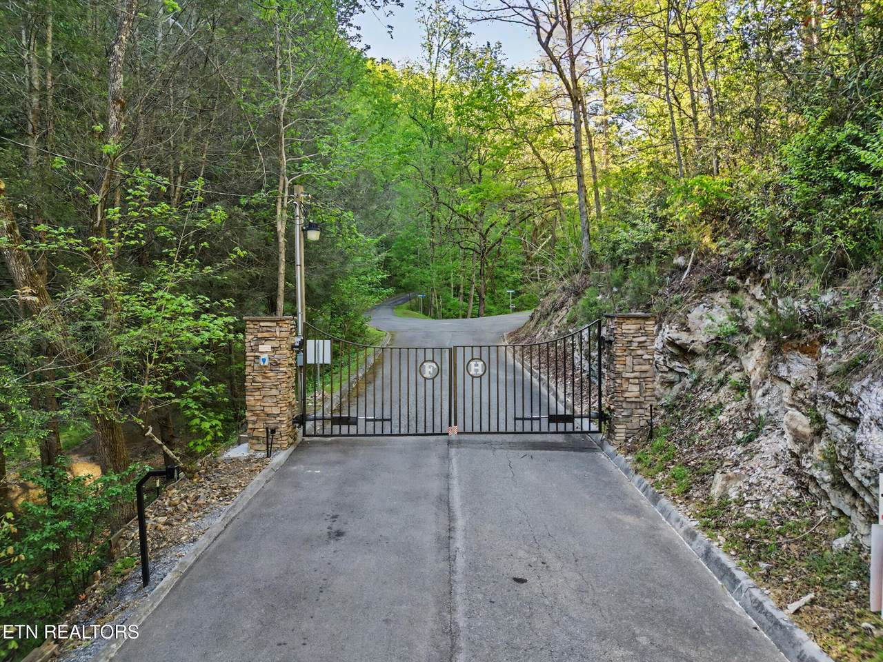 https://bt-photos.global.ssl.fastly.net/kaar/1280_boomver_1_1337690-2.jpg