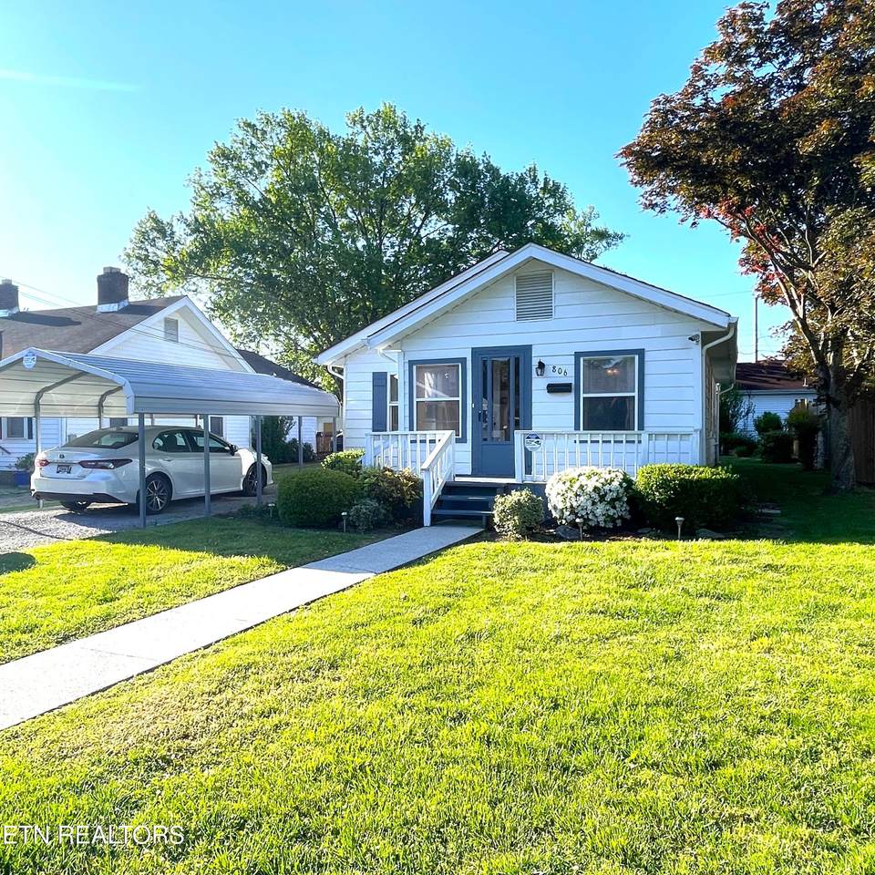 806 Radford Place - Photo 1