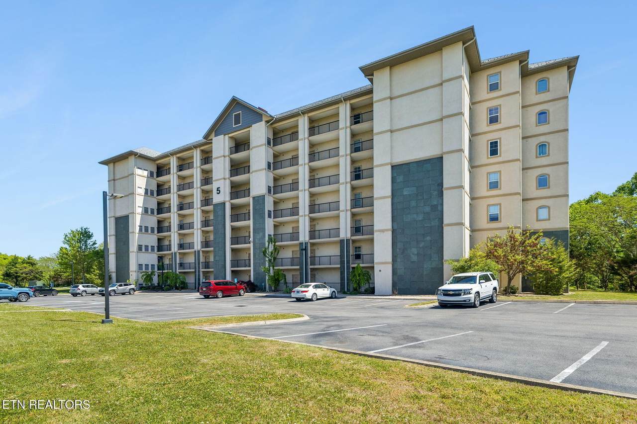 124 Plaza Drive - Photo 1