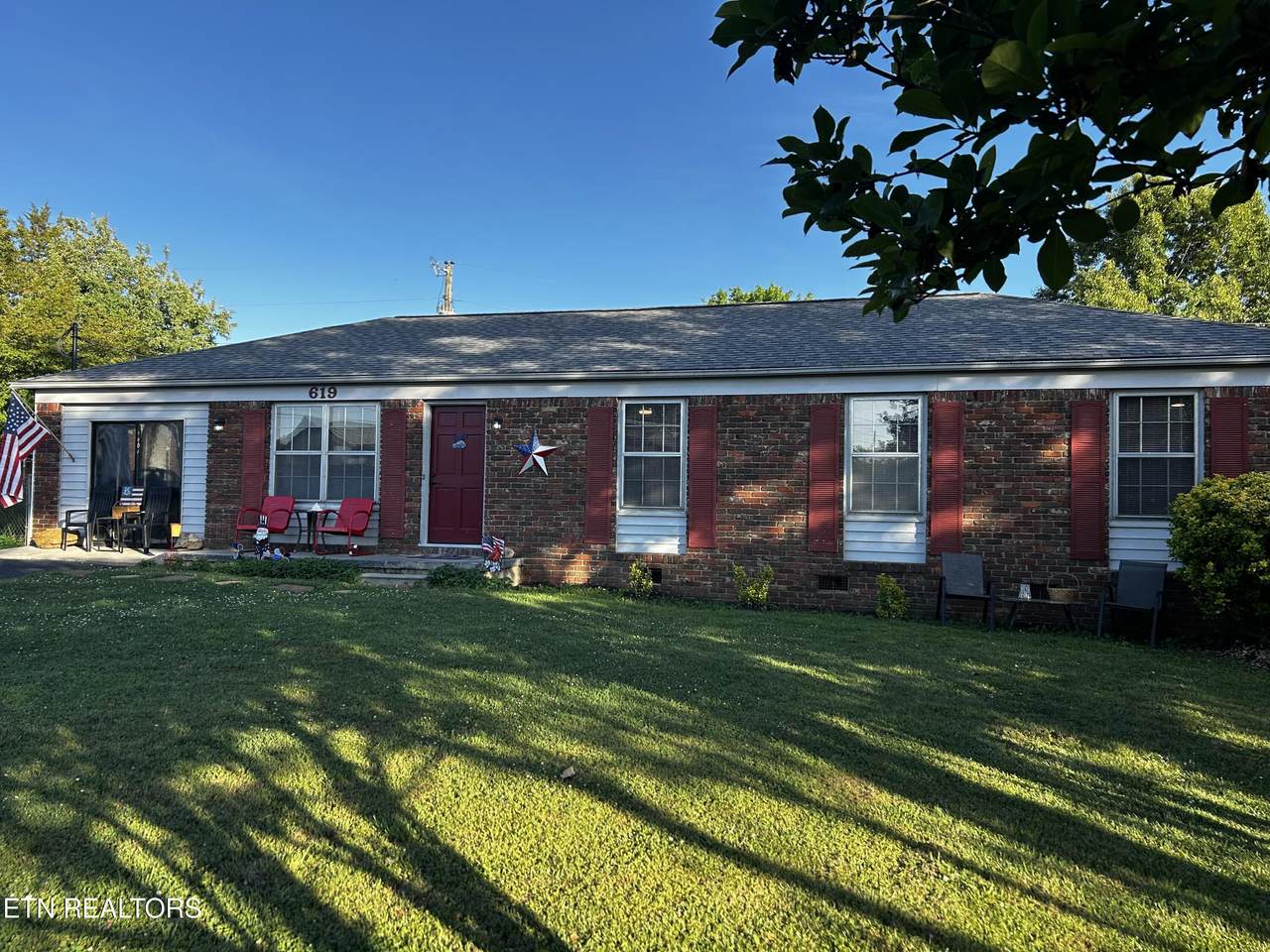 619 Ardmore Circle - Photo 1
