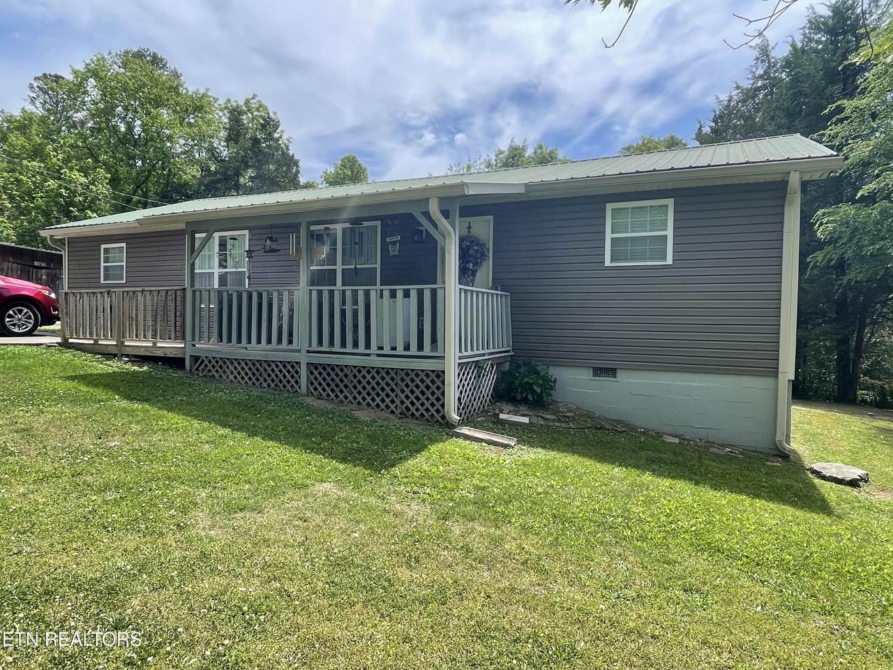 1114 Rocky Springs Rd - Photo 1