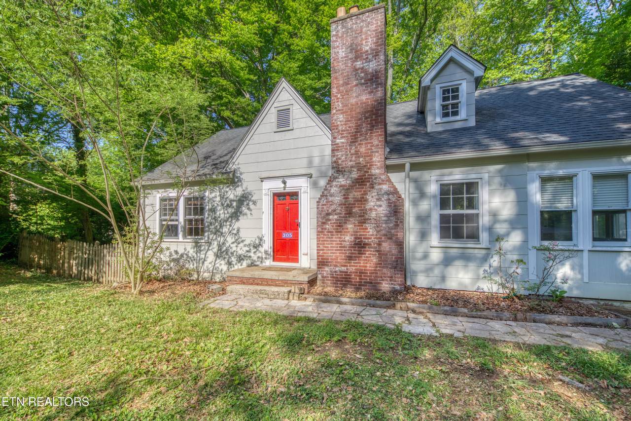 305 Mayflower Drive - Photo 1
