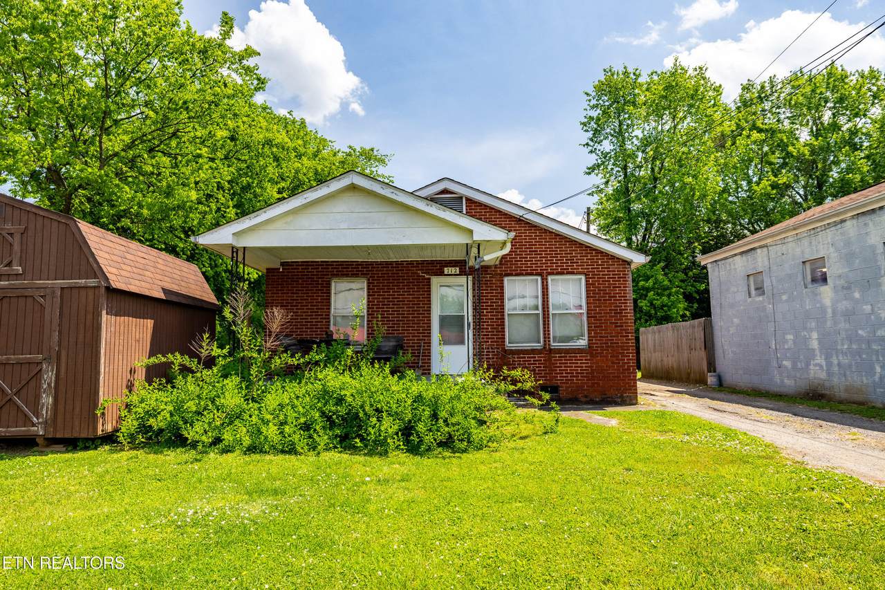 712 Lincoln Rd - Photo 1