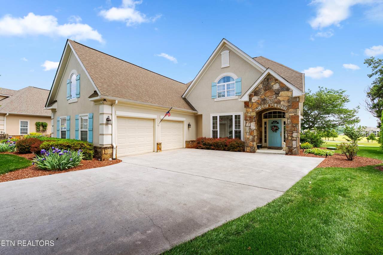 204 Kingbird Drive - Photo 1