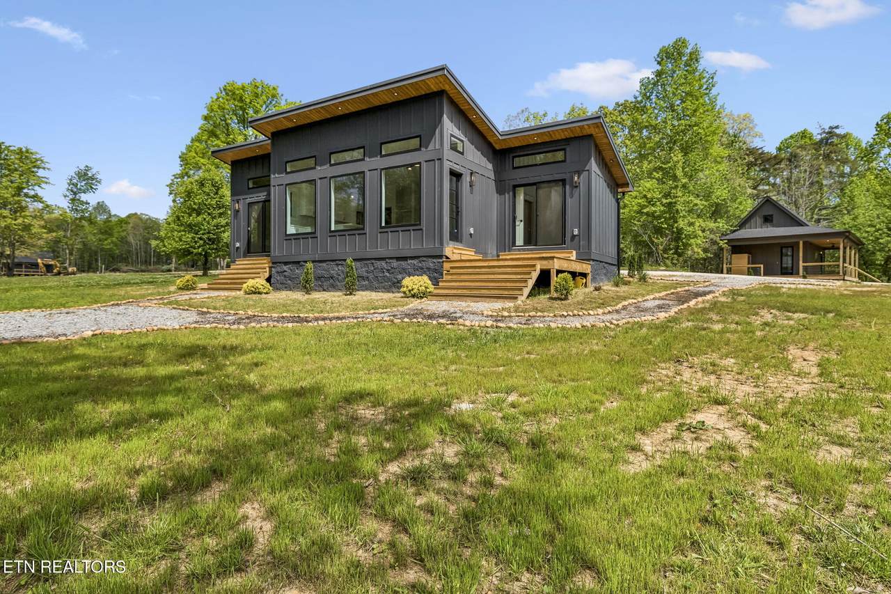 33 Dwellings Drive - Photo 1