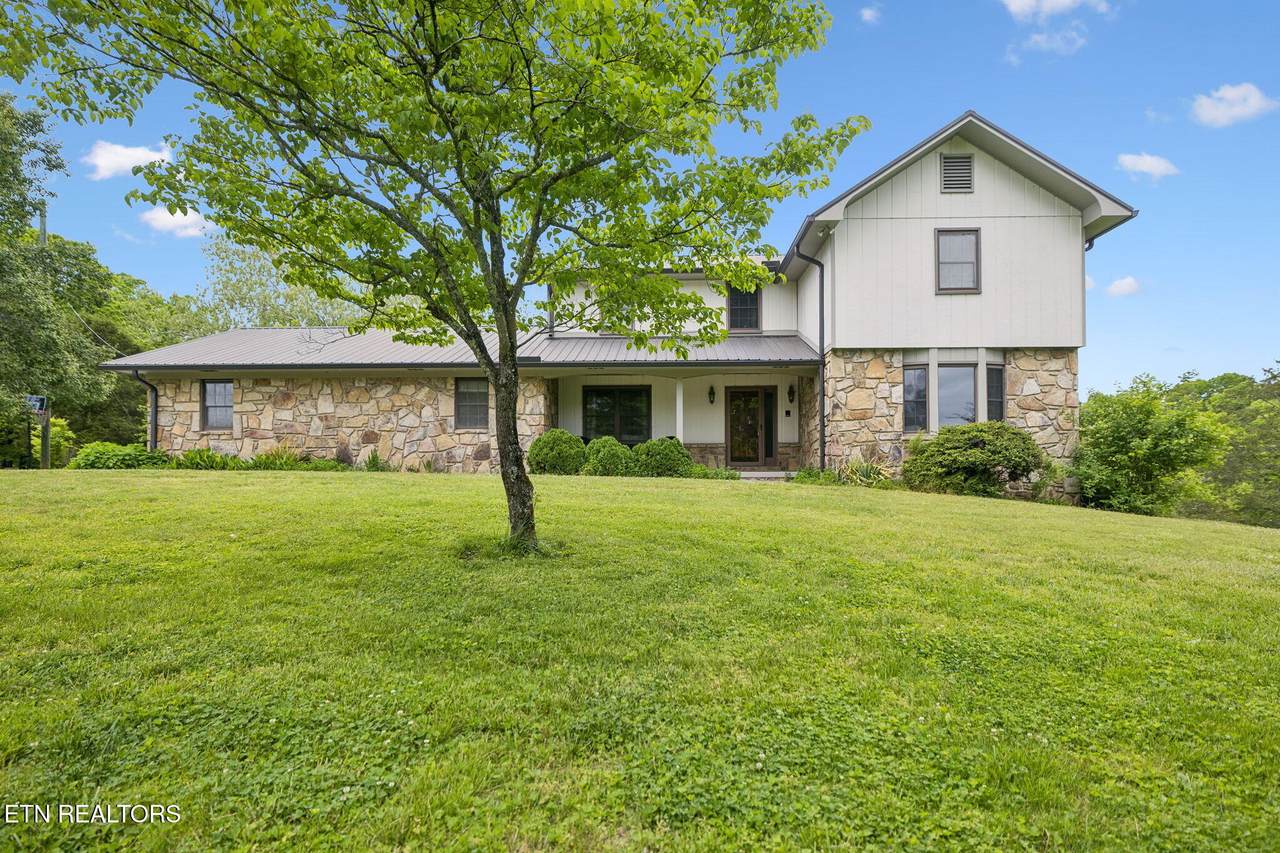 1423 Hopewell Rd - Photo 1