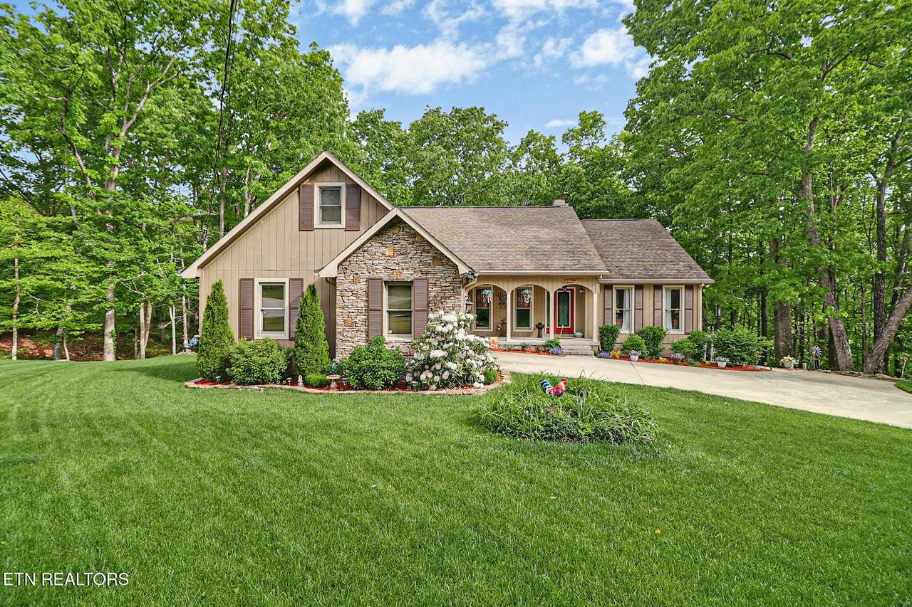 19 Claremont Circle - Photo 1