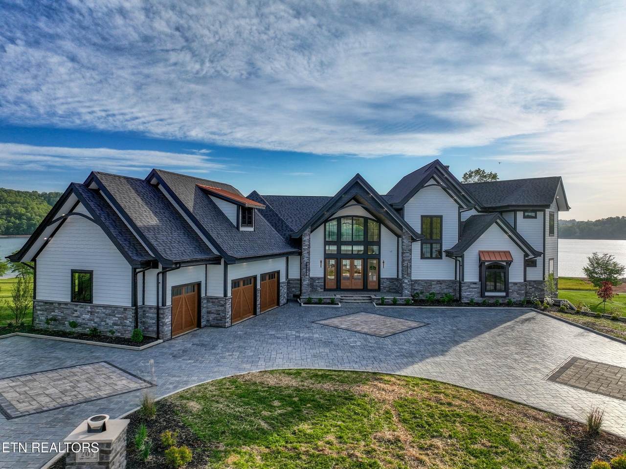 202 Crown Jewel Lane - Photo 1