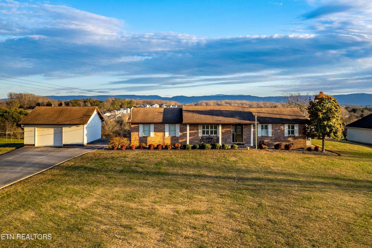 3526 Ridgeway Tr - Photo 1
