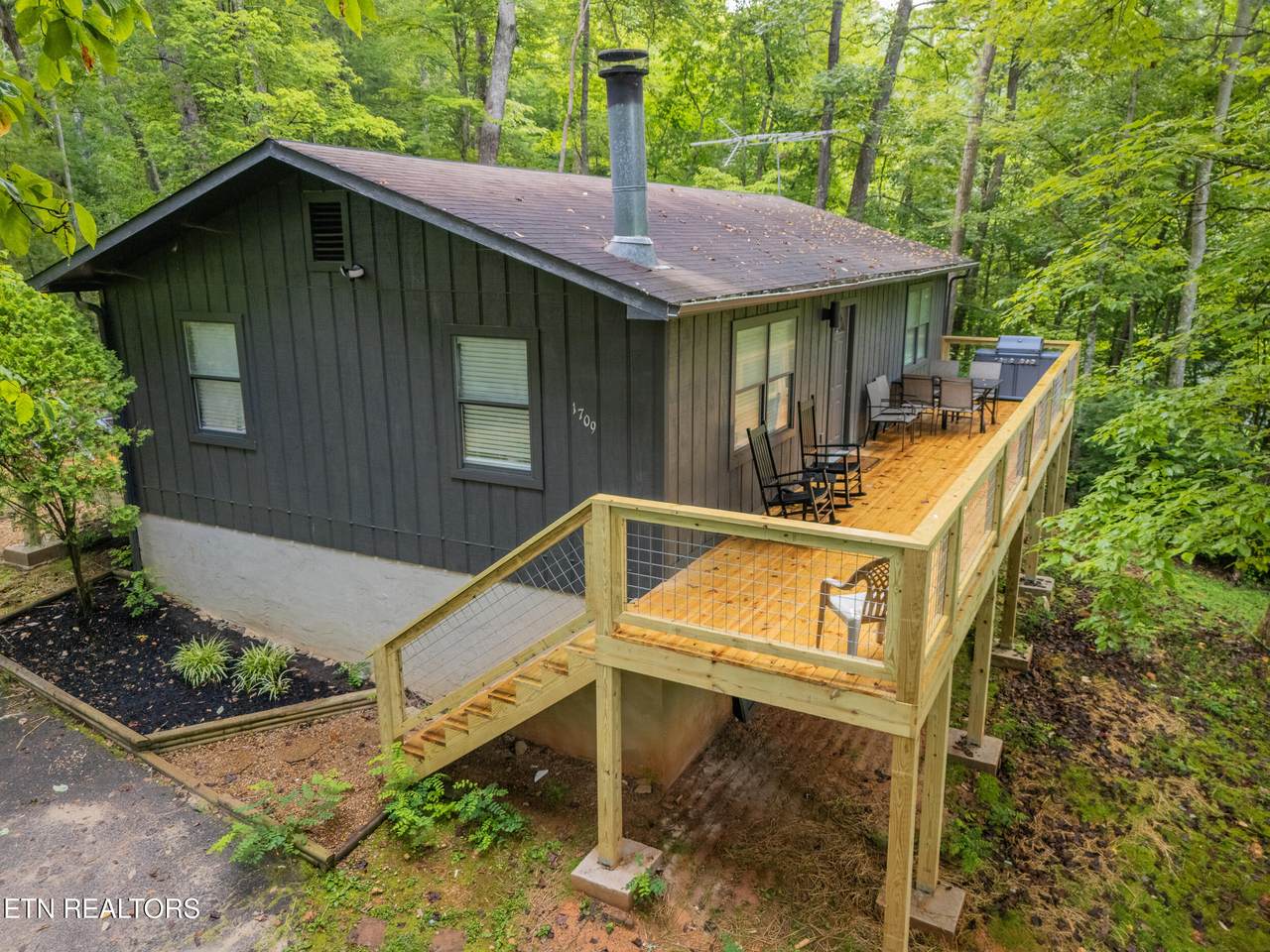 1709 Floyd Way - Photo 1