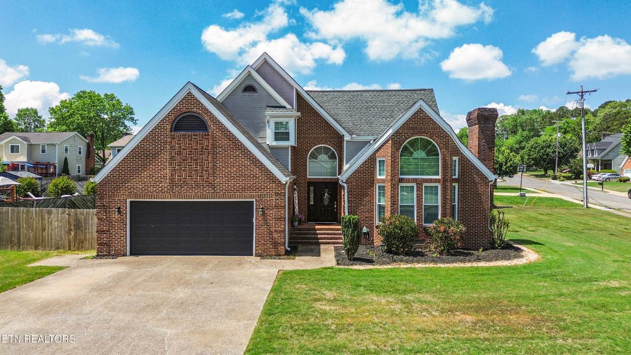 215 Hunters Run Circle - Photo 1