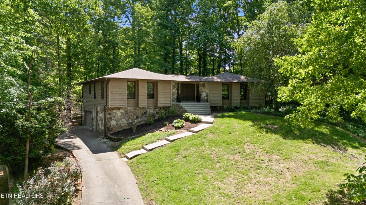 302 Saint Andrews Drive - Photo 1
