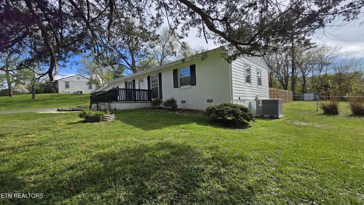 1133 Ferd Hickey Rd - Photo 1