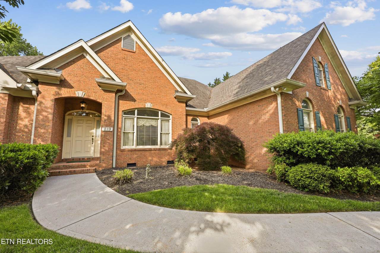 219 Shadowfax Rd - Photo 1