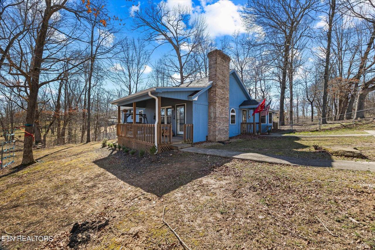 1020 Center Lane - Photo 1