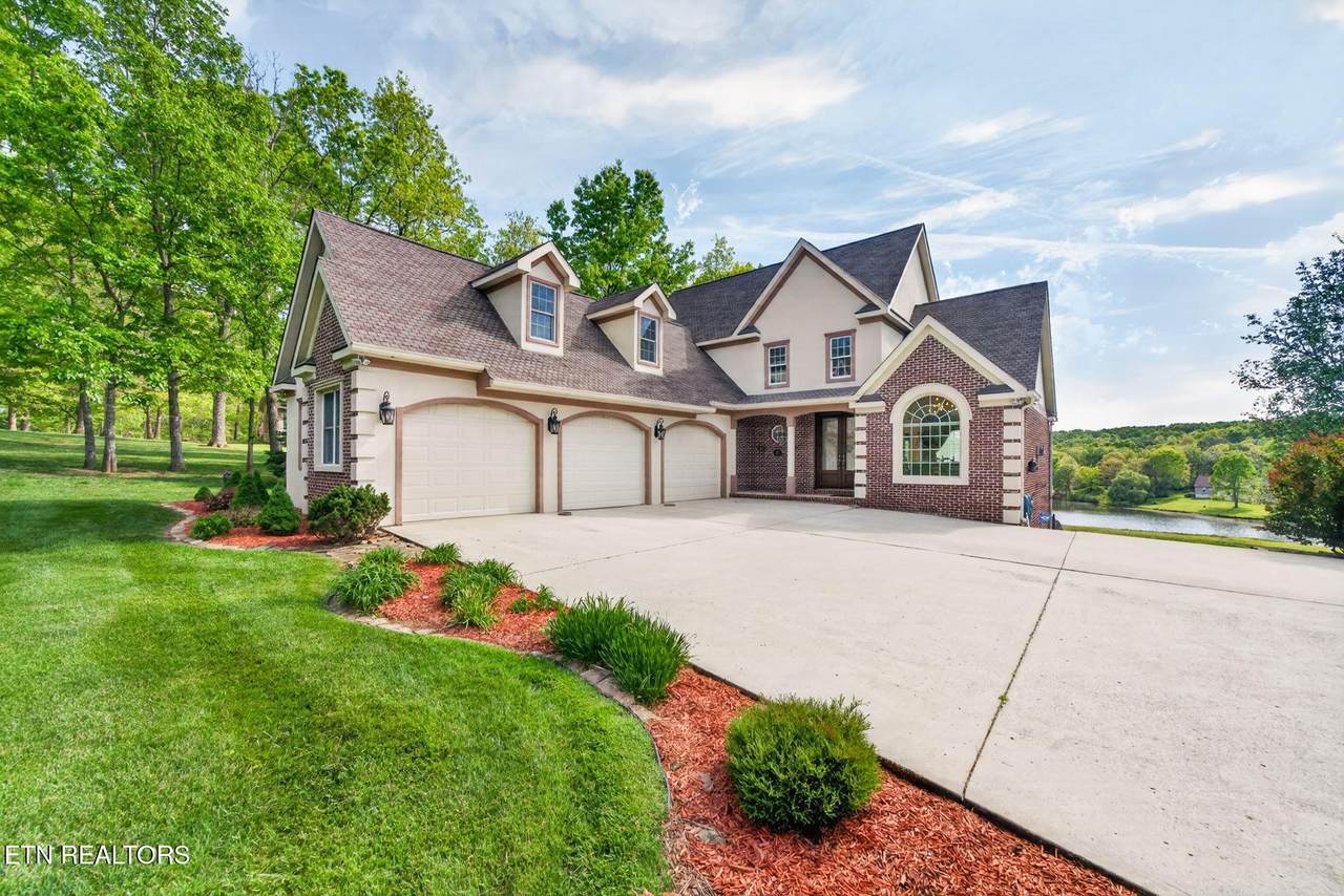 321 Magnolia Lane - Photo 1