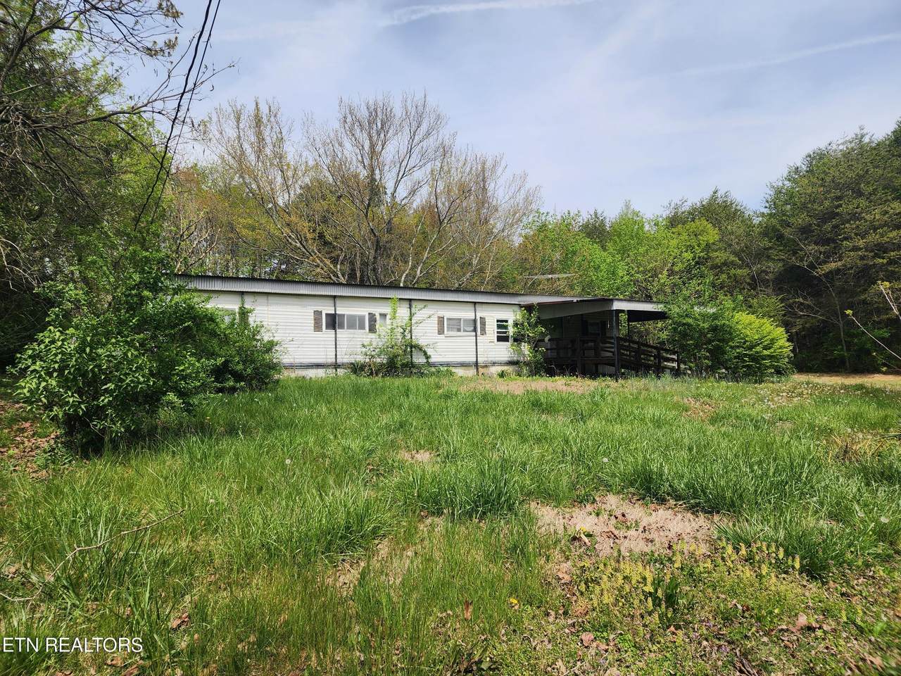 942 Honeysuckle Rd - Photo 1