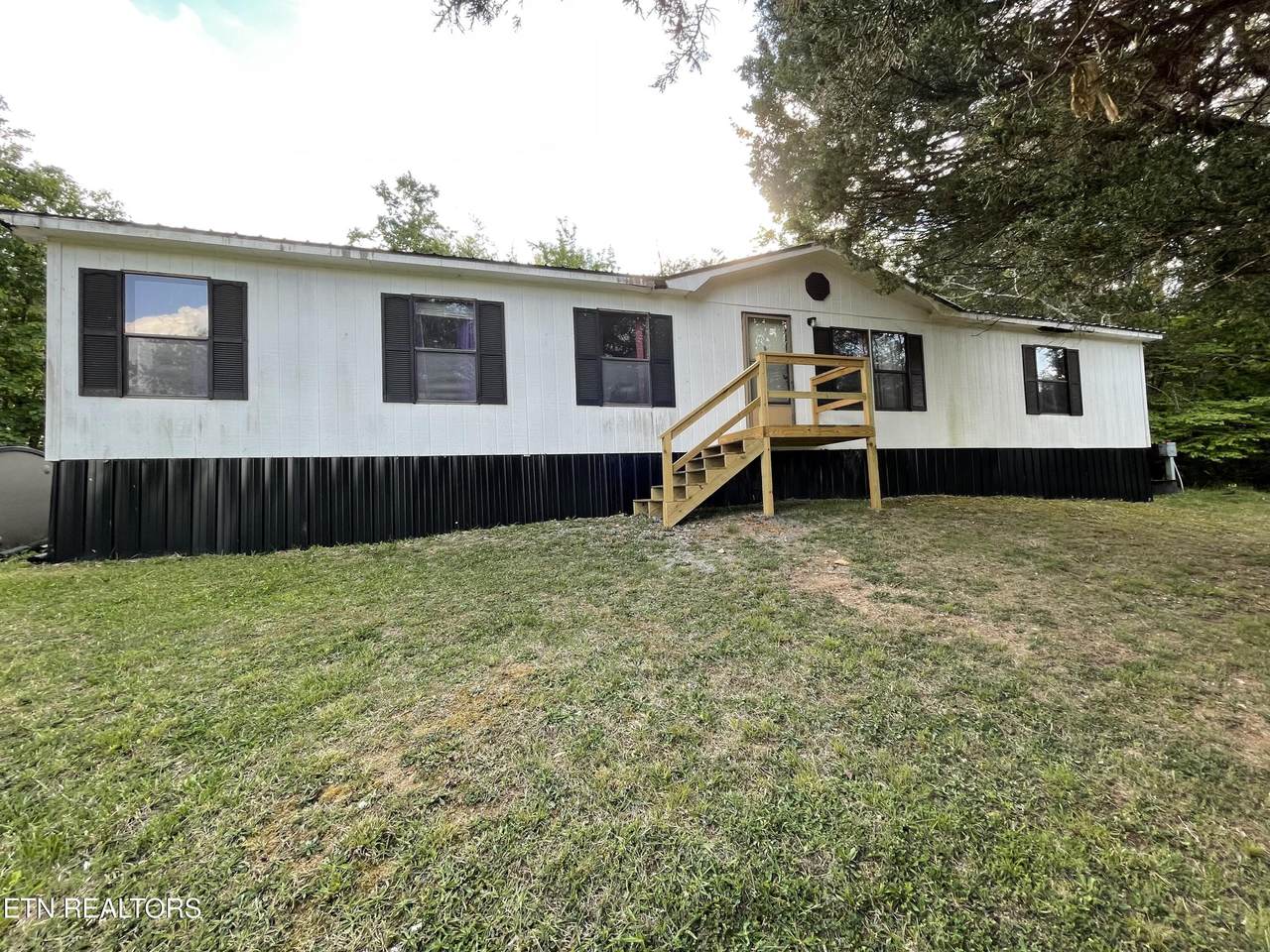 110 3rd St - Photo 1