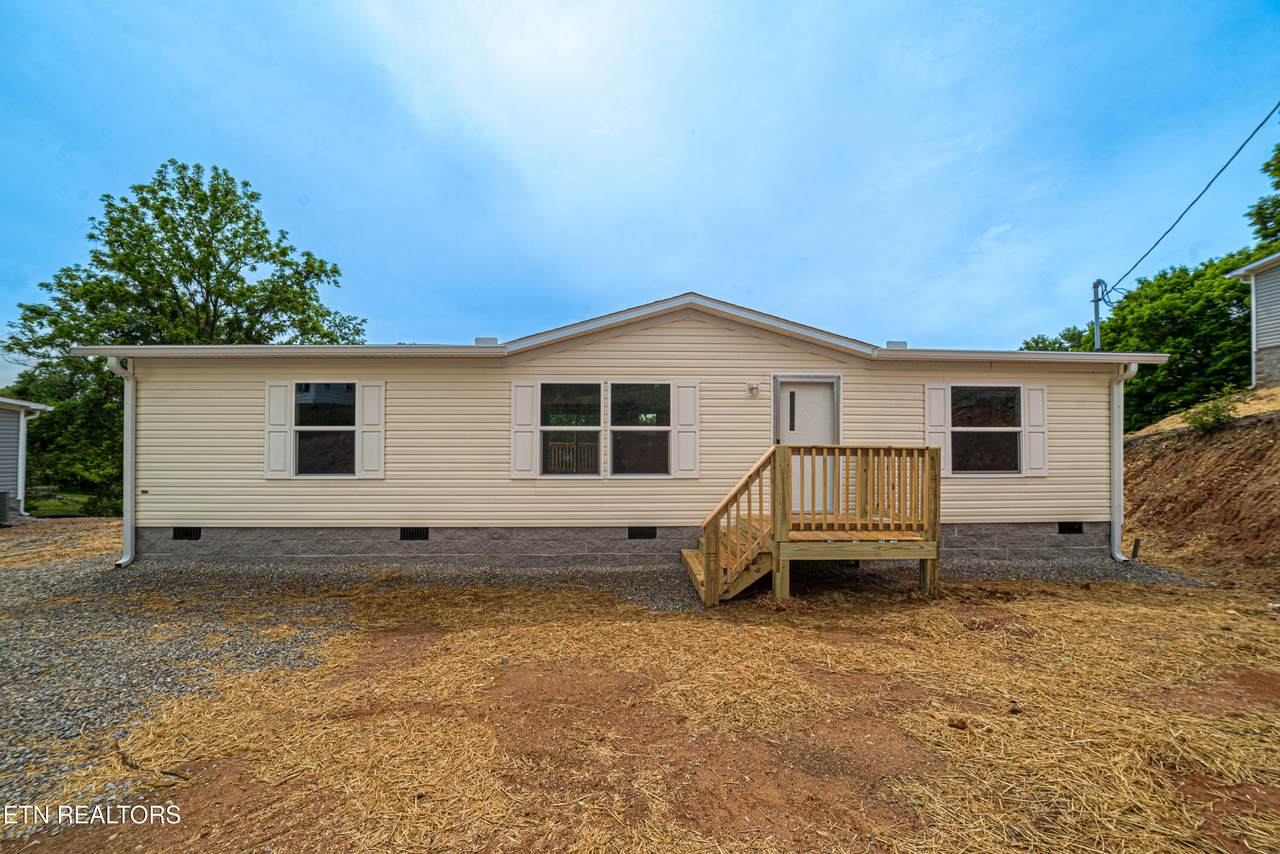 206 Hillside Drive - Photo 1