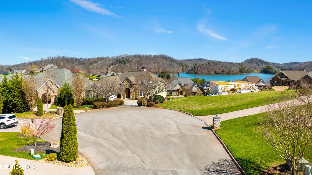 320 Grandville Court - Photo 1