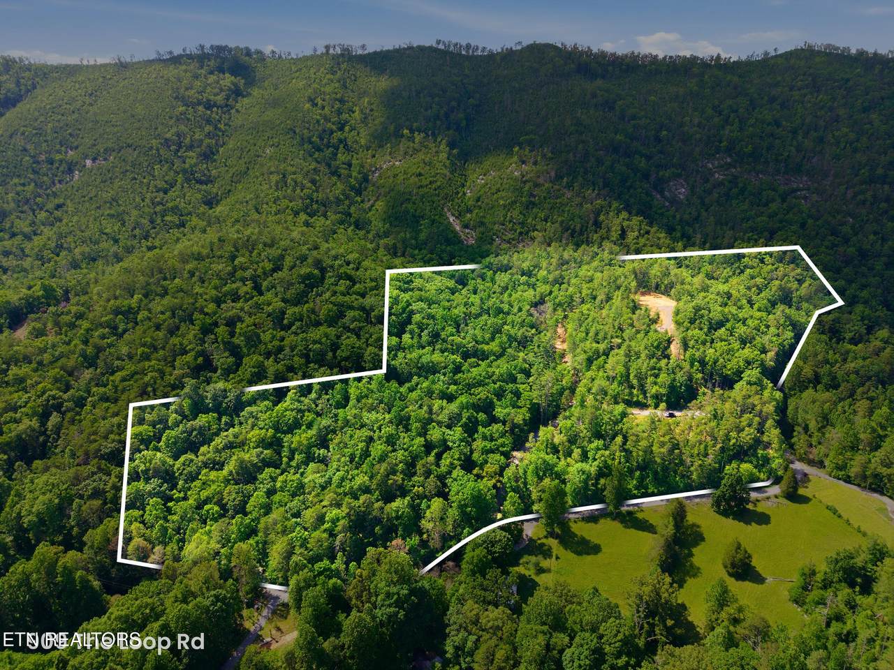 909 The Loop Rd - Photo 1