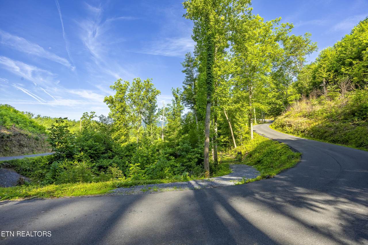 628 Loop Rd - Photo 1