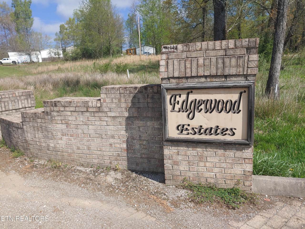  Edgewood Blvd - Photo 1