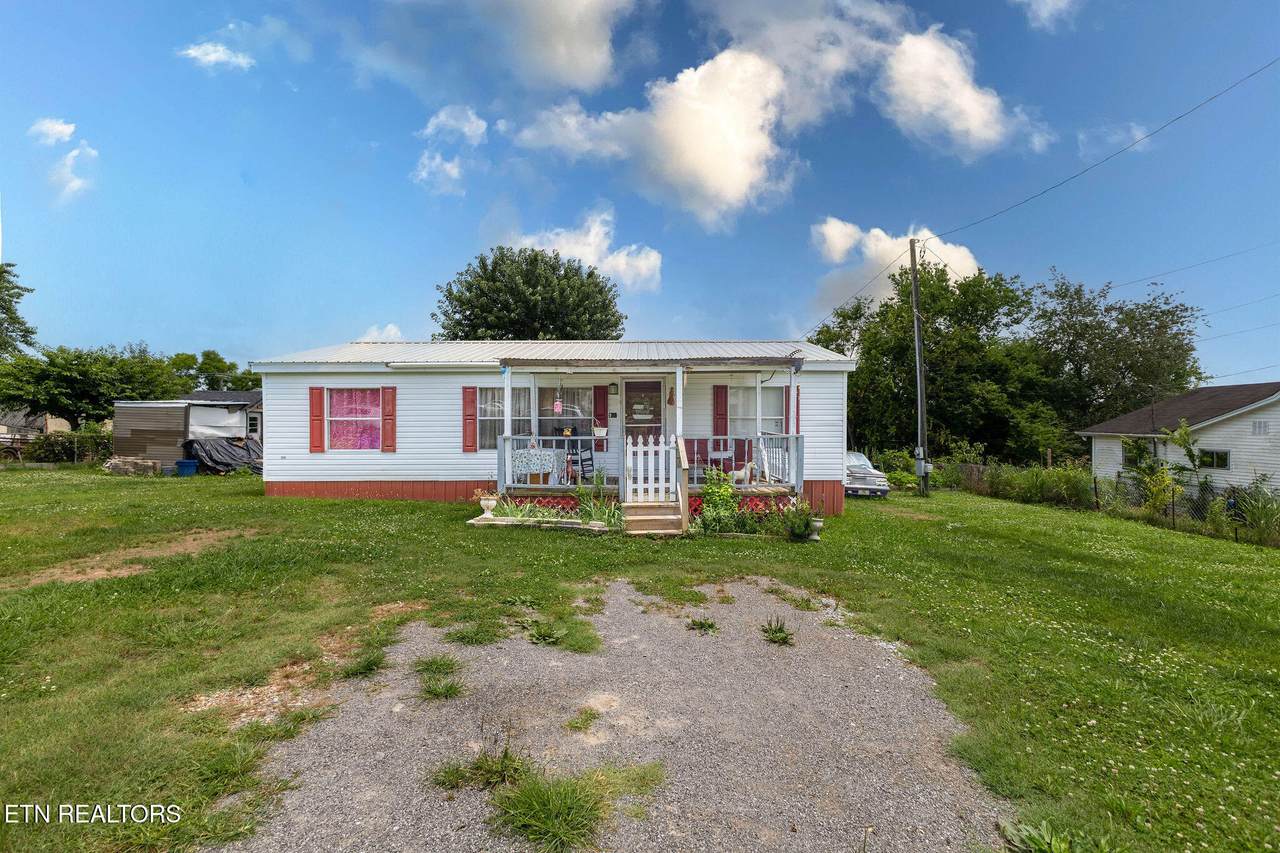 935 Summer St - Photo 1