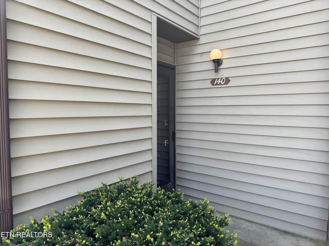 7 Lakeshore Circle - Photo 1