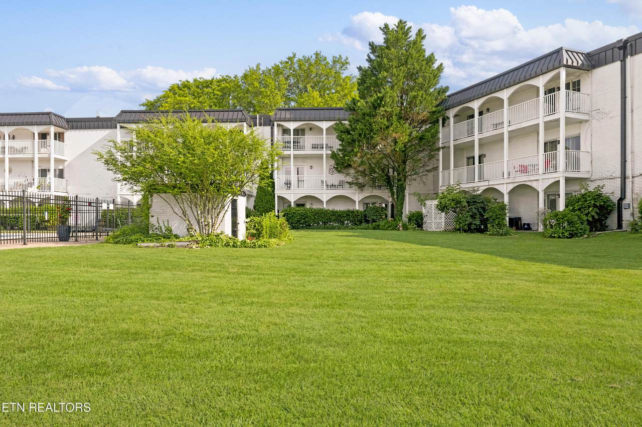 5709 Lyons View Pike - Photo 1