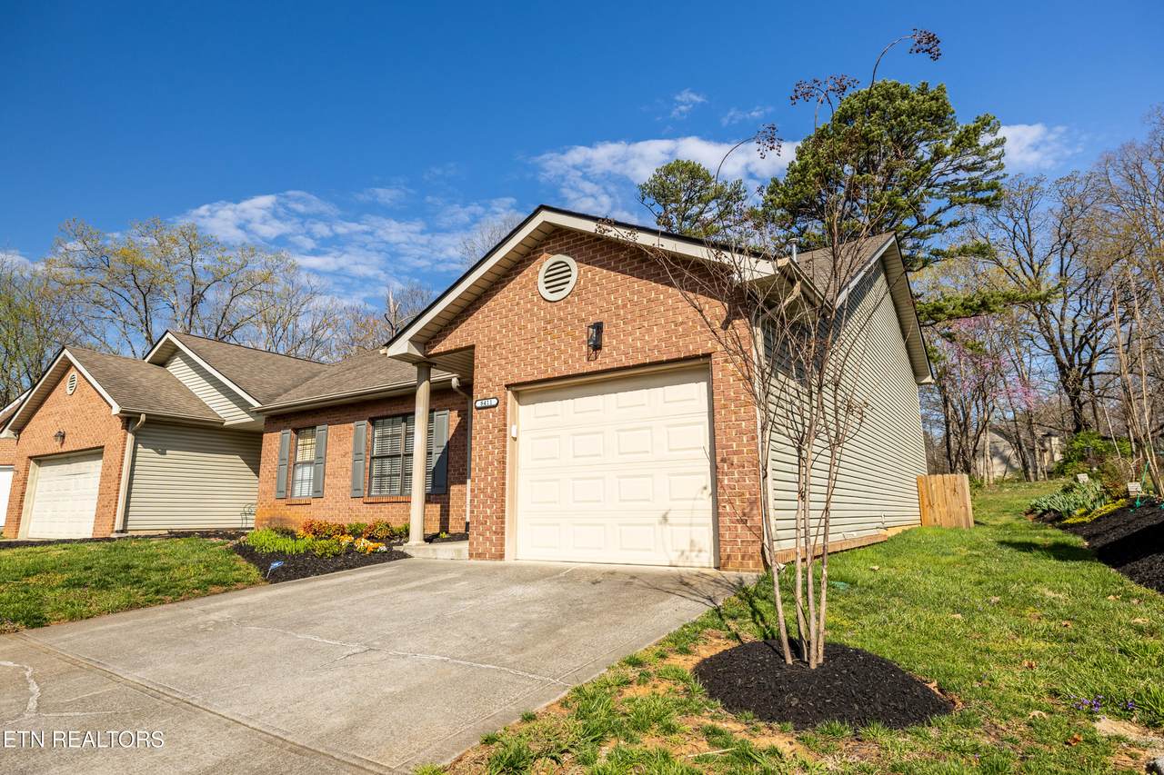 8411 Ivy Green Way - Photo 1