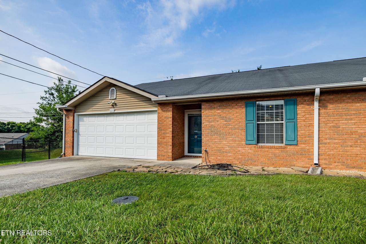 8015 Fenton Way - Photo 1